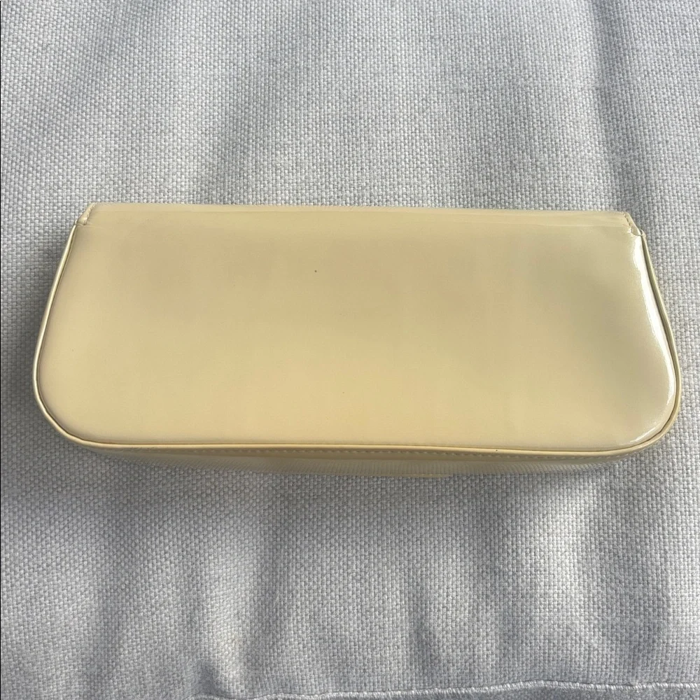 Louis Vuitton Vernis Patent Leather Pochette Sobe Blanc Clutch M93489 - Picture 4 of 16